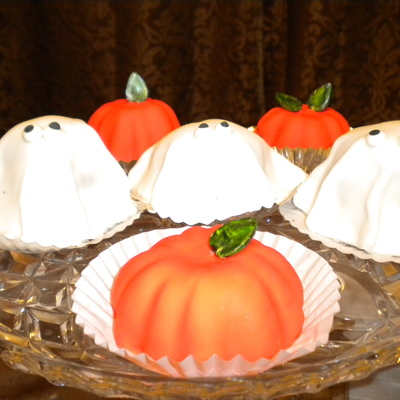 Halloween Mini Cakes