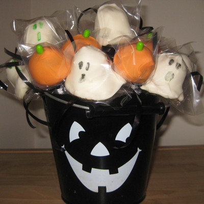 Halloween Cake Pops