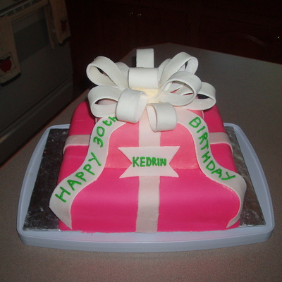 30Th Birthday Present Cake