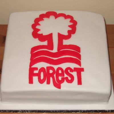 Nottingham Forest Football Cake