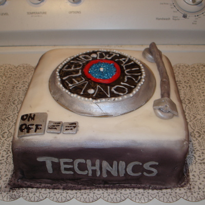 Technics Turntable Cake