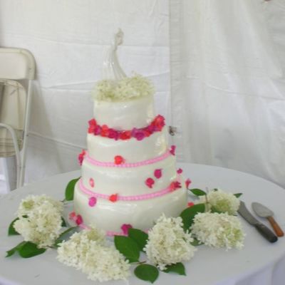 White Fondant With Hydrangea's