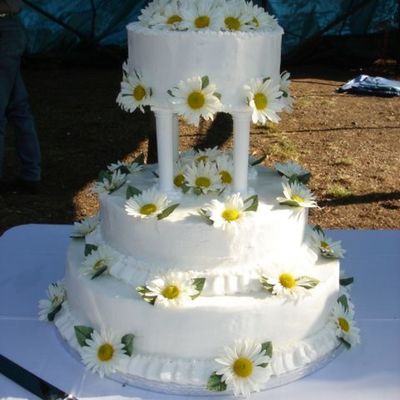 Daisy Wedding Cake