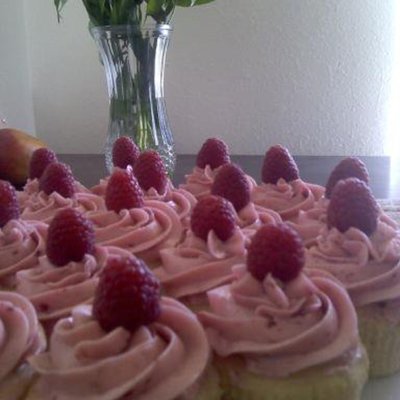 Lemon Raspberry Cupcakes