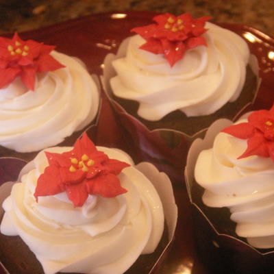 Poinsettia Cupcakes