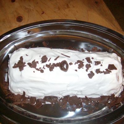 Angel Food Cake Roll With Strawberry Filling