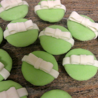 Fondant Covered Chocolate Cupcakes