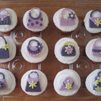 Purse Cupcakes