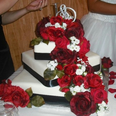 Red Rose, Black & White Square Wedding Cake