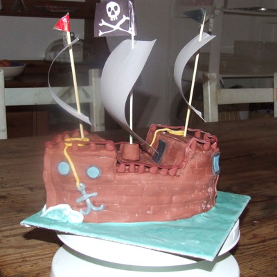 Pirate Ship And Matching Cupcakes