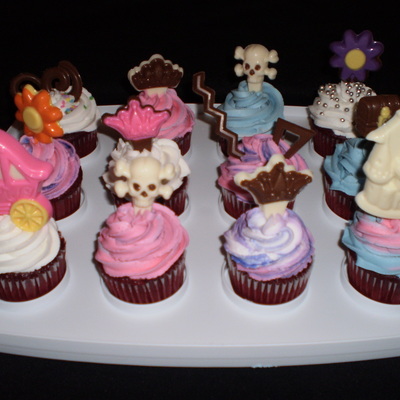 Cupcakes With Chocolate Toppers