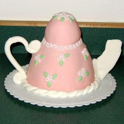 Little Girl's Teapot Cake