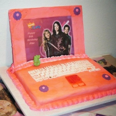 Icarly Laptop Cake