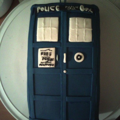 Dr. Who Tardis Cake