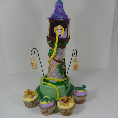 Tangled Cake With Matching Cupcakes