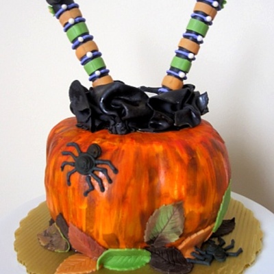 Witch & Pumpkin Cake.