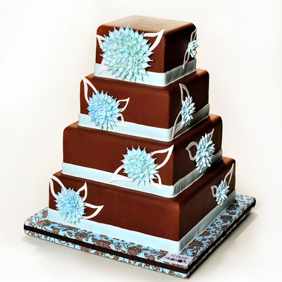 Vintage Style Dahlia Cake