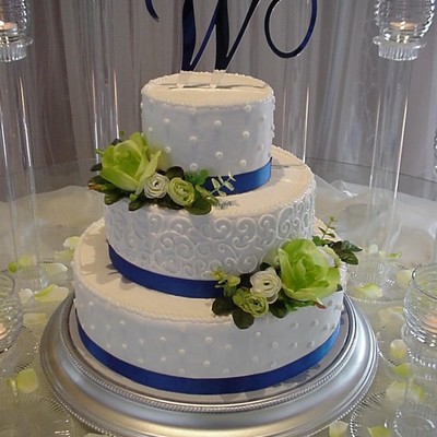 Apple Green Roses With Blue Ribbon Dots And Swirls