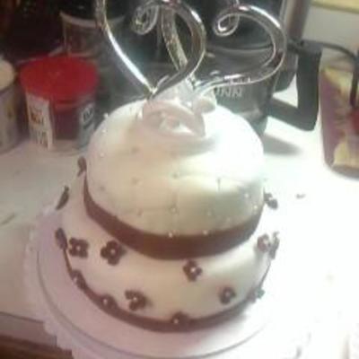 2 Tear Wedding Cake