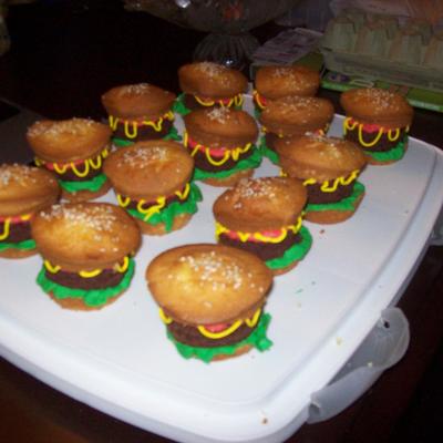 Hamburger Cupcakes