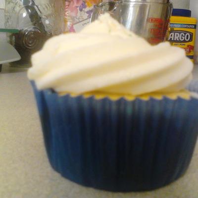 Vanilla Cupcakes With Marshmallow Creme Frosting