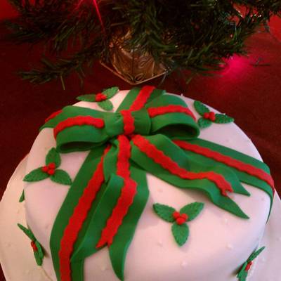 Mistletoe Christmas Cake