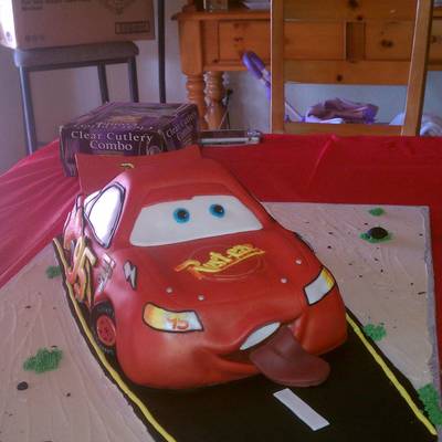 Lighting Mcqueen Cake