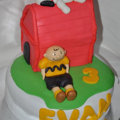 Snoopy And Charlie Brown Cake