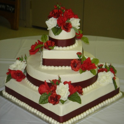 Square And Round Wedding Cake