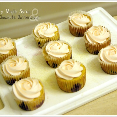 Blueberry & White Chocolate Cupcakes