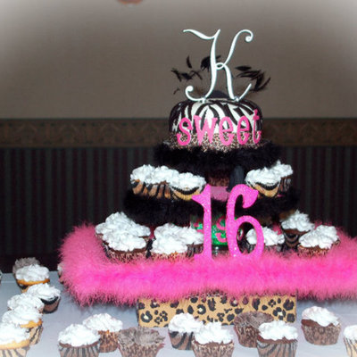 Sweet 16 Zebra Cake & Cupcakes