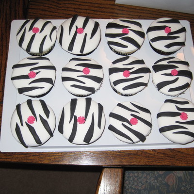 Zebra Striped Cupcakes