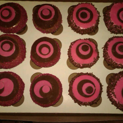 Hot Pink And Brown Cupcakes
