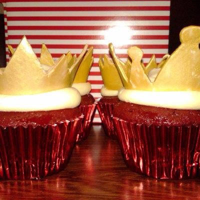 Gold Crown Cupcakes