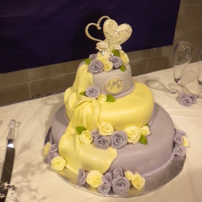 White And Purple Rose Wedding Cake