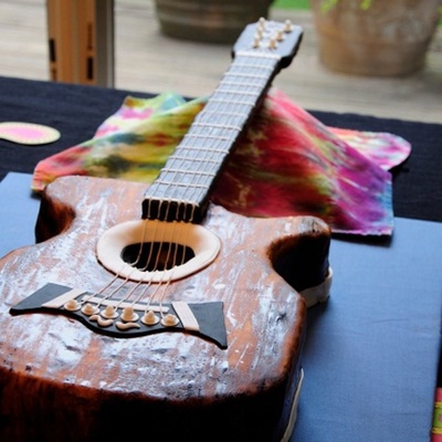 Guitar Cake