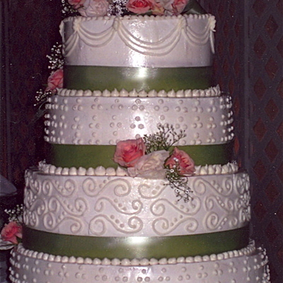 Round 4-Tier Buttercream With A Thin Glaze