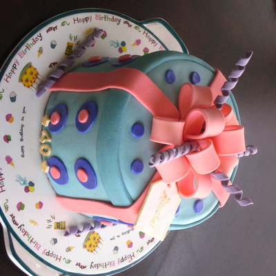 40Th Birthday Gift Box Cake