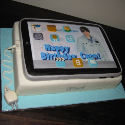Ipad/justin Bieber Cake