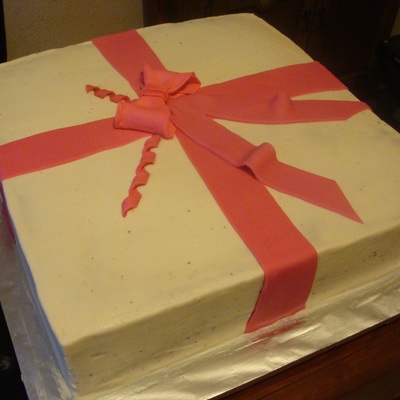 First Try At Fondant Bows And A Large Cake