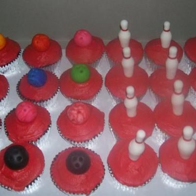 Bowling Party Cupcakes