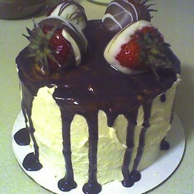 Yummy Strawberry Ganache Cake