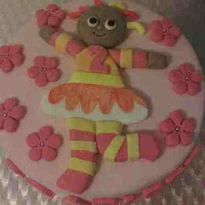 Upsy Daisy Cake