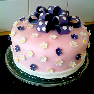 My Very First Cake (Didn't Go To Class)