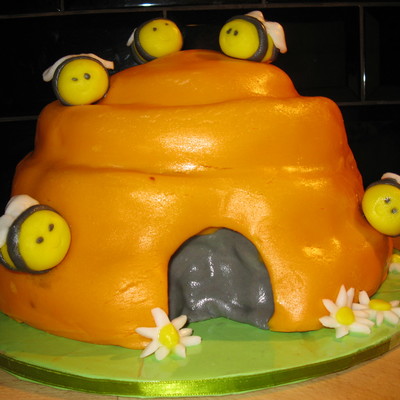 Bumblebee Cake