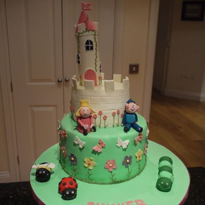 Ben & Holly Cake