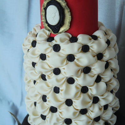 Tufted Billow Weave Technique Wedding Cake