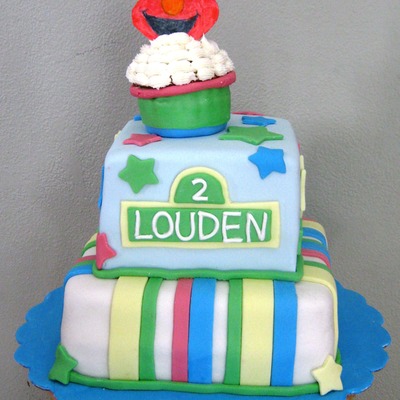 Sesame Street Elmo Themed Cake