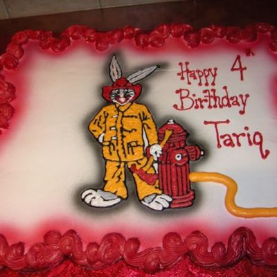 Bugs Bunny Fireman Cupcake Cake