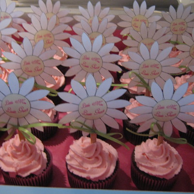 Daisy Baby Shower Cupcakes
